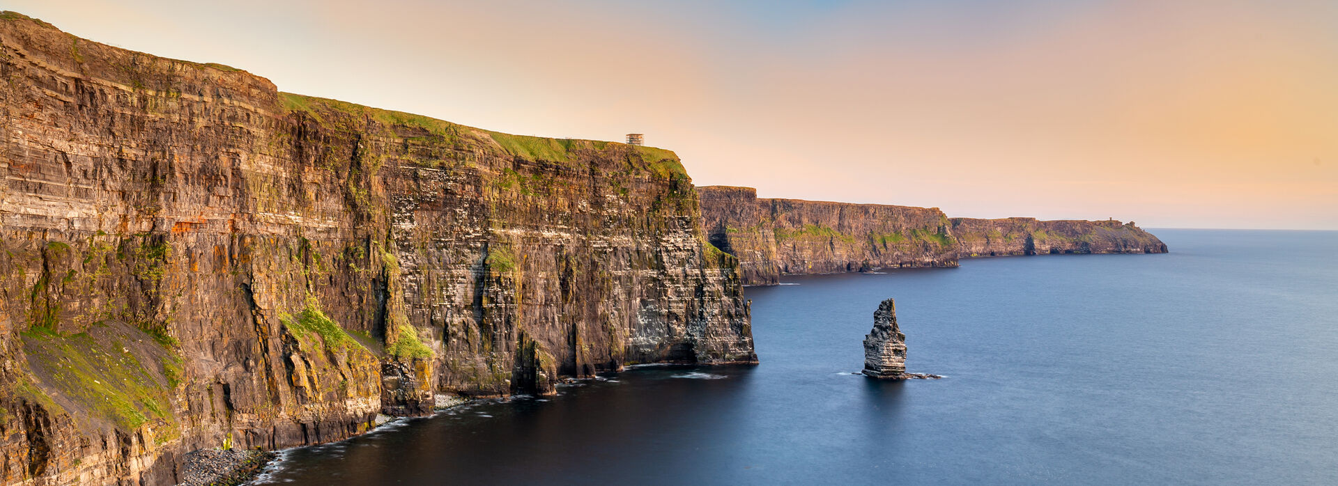 ASH Cliffs Moher GettyImages 11536672990